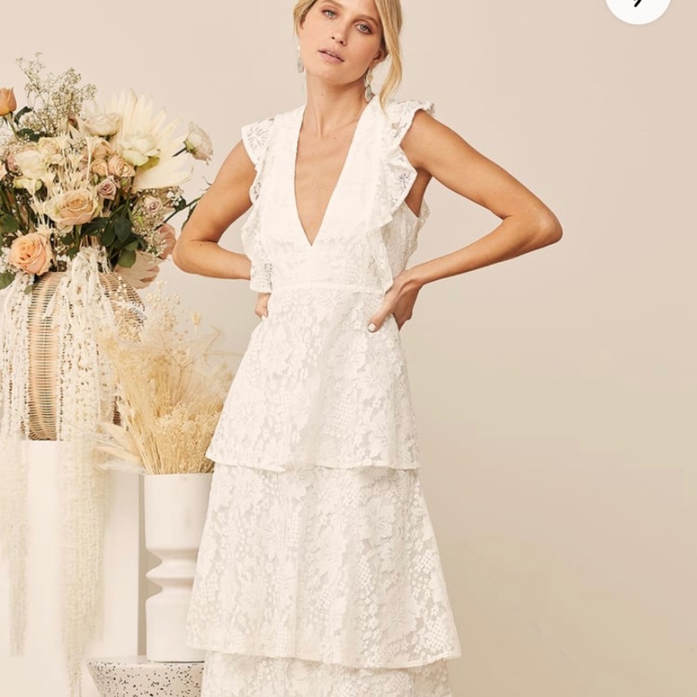 Molinetto White Lace Ruffled Tiered Sleeveless Maxi Dress